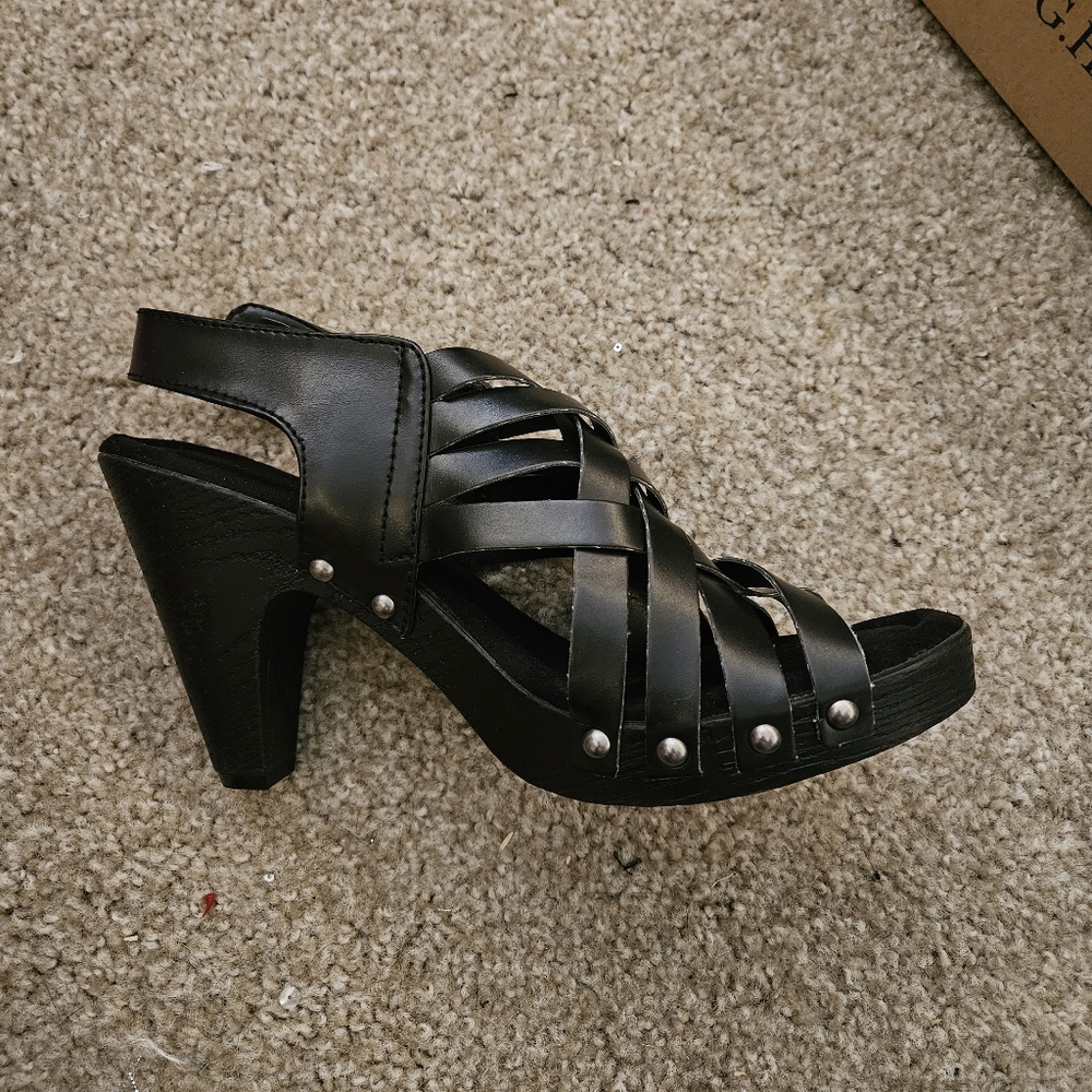 Bass Shane Black Heeled Sandals